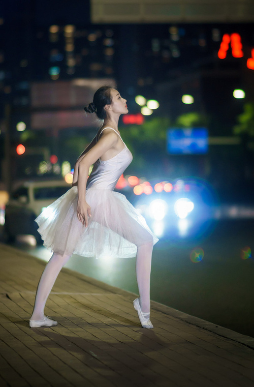 开云·体育官网APP下载-曼城卫冕英超冠军，瓜迪奥拉再创辉煌，瓜迪奥拉执教曼城多少冠军